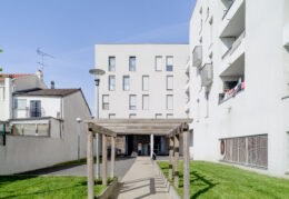LA TISSERANDE